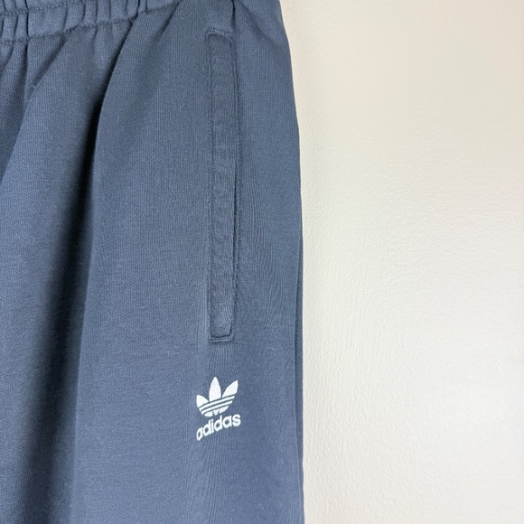 NWT Women's Adidas Soft Fleece Lined Straight-Leg Sweatpants M - Picture 3 of 14